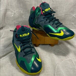 Nike 621712-300 LeBron 11 GS 'T-Rex'